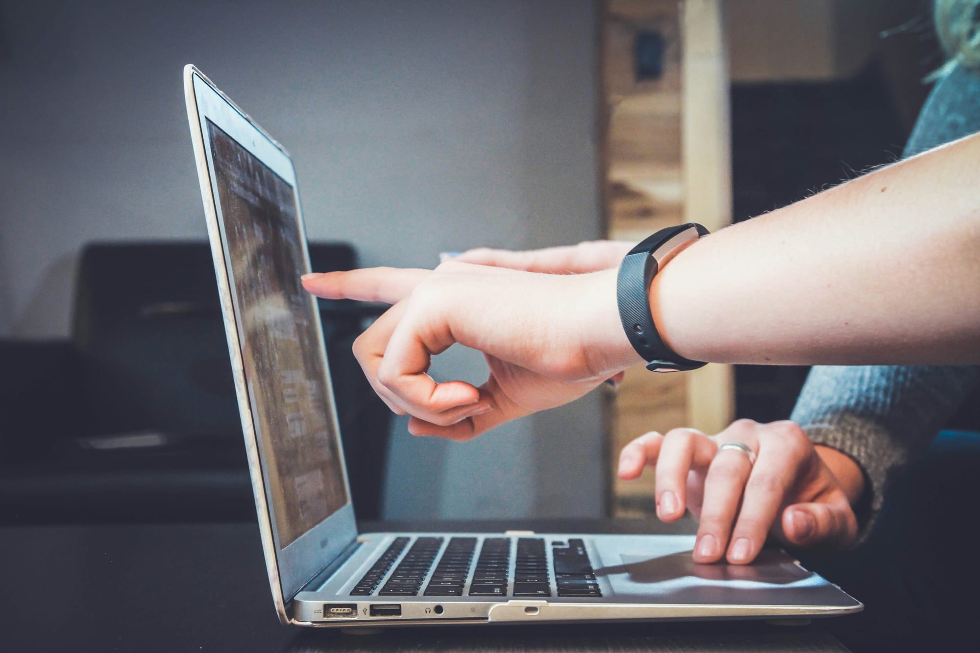 How AI Automation & Custom Software Are Transforming Modern Businesses