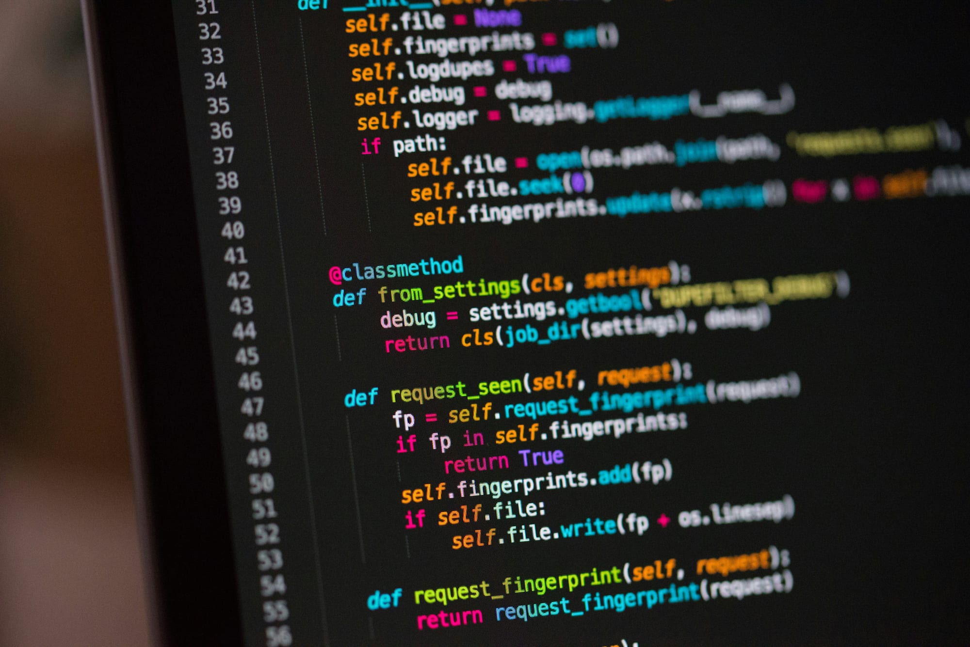Custom Software vs Off-the-Shelf Platforms: Which Is Better for Your Business?
